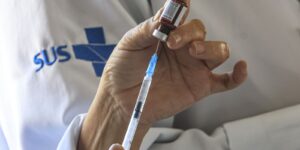 meningite:-quatro-cidades-do-rio-ofertam-vacina-a-pessoas-ate-24-anos