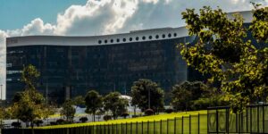 tse:-ministros-ordenam-que-lula-e-janja-removam-videos-contra-flavio
